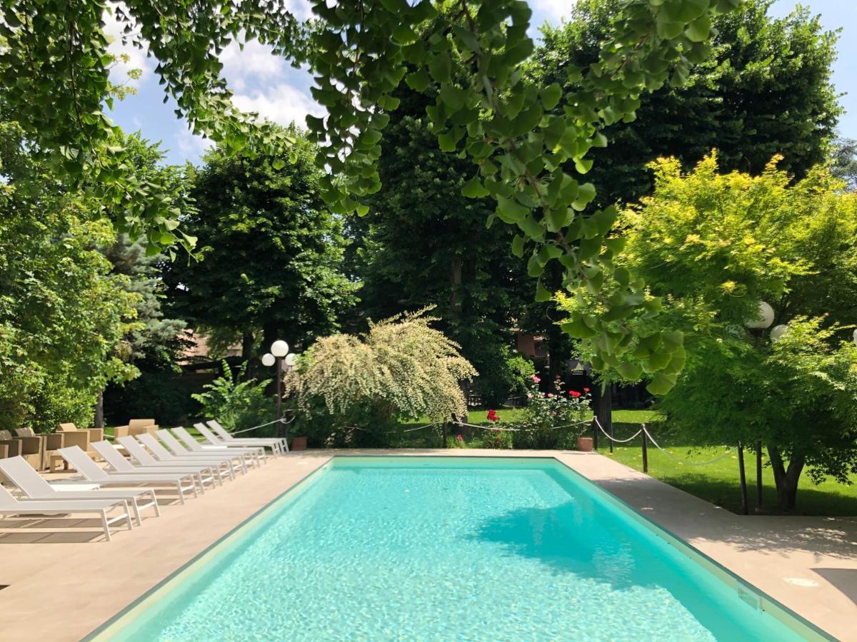 Hotel Milano Pool & Garden Salice Terme Exteriér fotografie